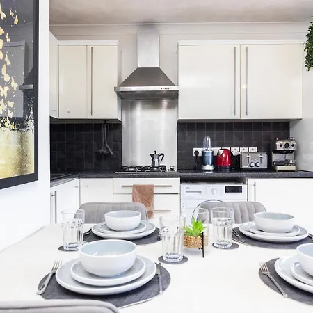 Trendy 4 Bed Apartment Near Vibrant Shoreditch W Balcony And Walking Distance To Tube Londres Exterior foto