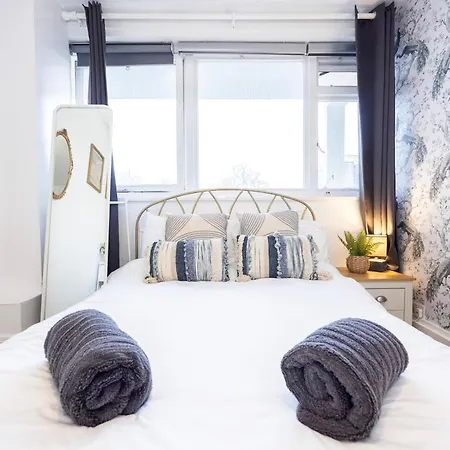 Trendy 4 Bed Apartment Near Vibrant Shoreditch W Balcony And Walking Distance To Tube Londres Exterior foto