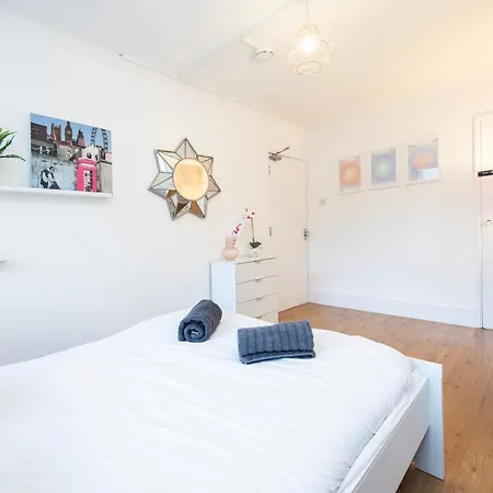Trendy 4 Bed Apartment Near Vibrant Shoreditch W Balcony And Walking Distance To Tube Londres Exterior foto