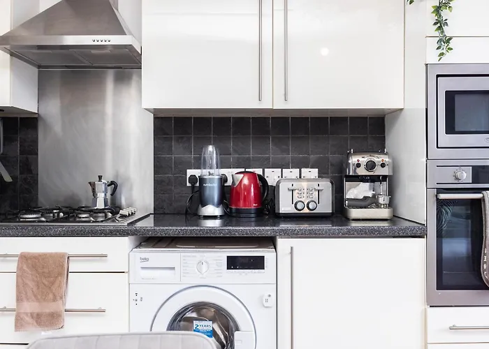 Trendy 4 Bed Apartment Near Vibrant Shoreditch W Balcony And Walking Distance To Tube