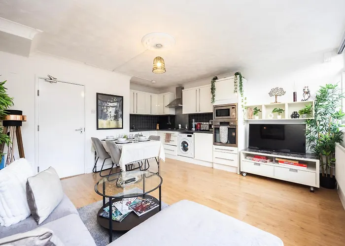 Trendy 4 Bed Apartment Near Vibrant Shoreditch W Balcony And Walking Distance To Tube