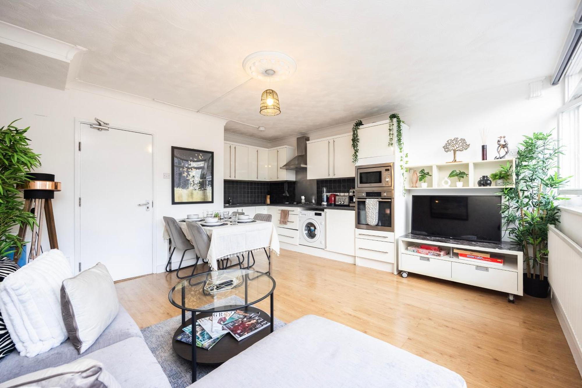 Trendy 4 Bed Near Vibrant Shoreditch W Balcony And Walking Distance To Tube Apartamento